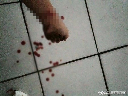 Sao Hoa ngữ khốn khổ vì đủ các thể loại fan cuồng