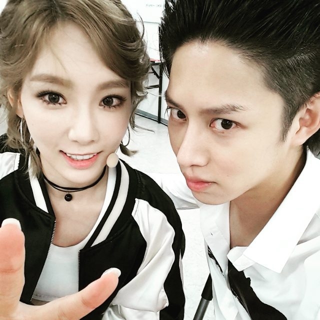 Heechul và hội những cô nàng xinh đẹp trong Kpop