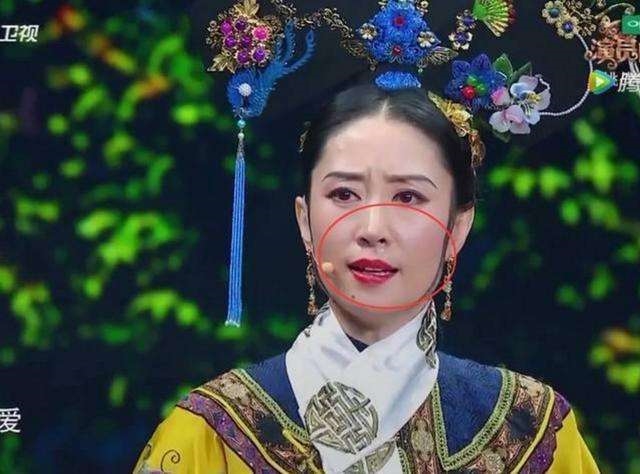 Phì cười vì những khoảnh khắc xấu hổ của sao Cbiz khi đang diễn sâu