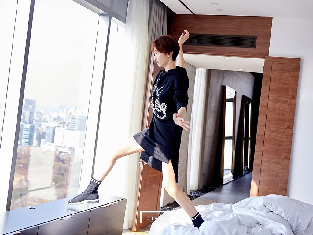 Nữ thần khí chất Go Jun Hee lại làm chao đảo với bộ ảnh đẹp nao lòng