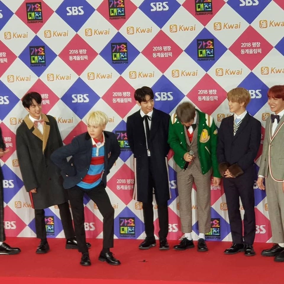 Thì ra đây là lý do BTS Suga làm “lố” tại thảm đỏ SBS Gayo Daejun