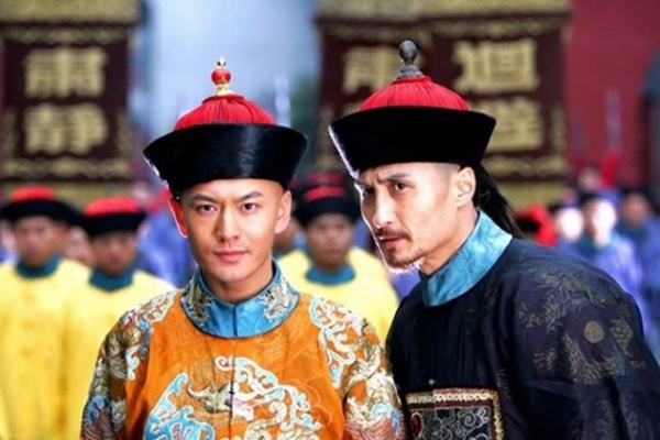 "Vi Tiểu Bảo", đào hoa trên phim, chung tình ngoài đời
