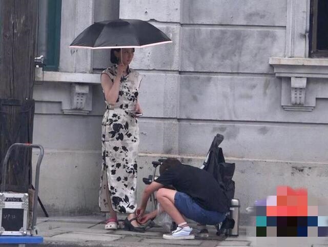 Bất ngờ với loạt ảnh hậu trường ít ai biết của dàn mỹ nhân Hoa ngữ