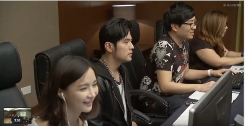 Khi sao Hoa ngữ mê game: Xông pha cả tiệm net để chiến cùng đồng đội