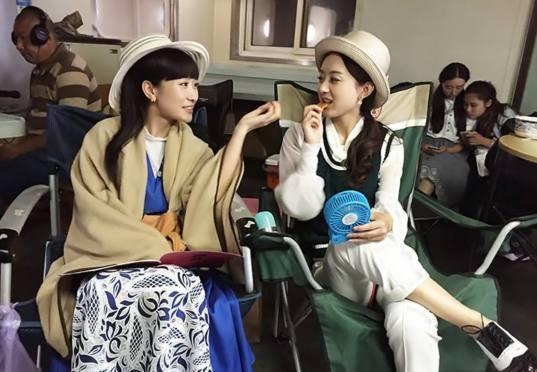 Bất ngờ với loạt ảnh hậu trường ít ai biết của dàn mỹ nhân Hoa ngữ