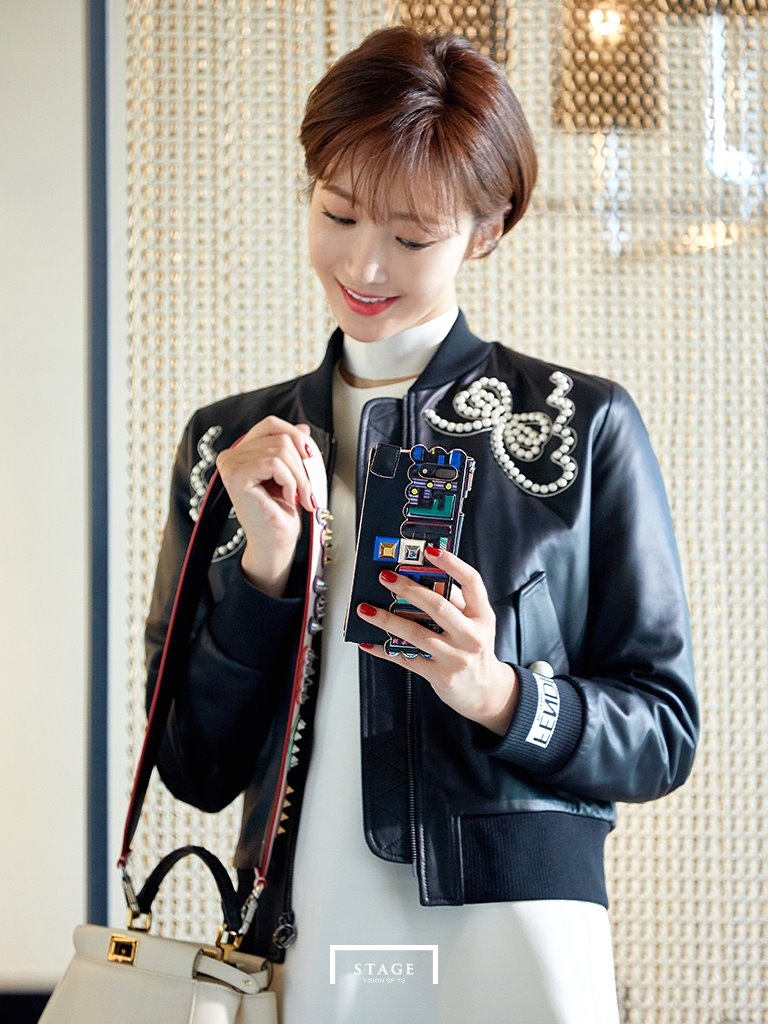 Nữ thần khí chất Go Jun Hee lại làm chao đảo với bộ ảnh đẹp nao lòng