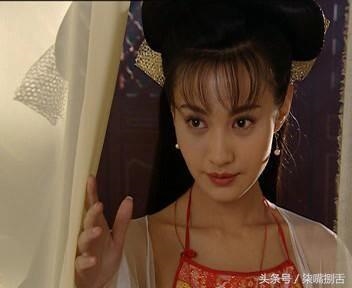 Mỹ nhân Hoa Ngữ và những bộ đồ ngủ khiến đấng mày râu bị hớp hồn