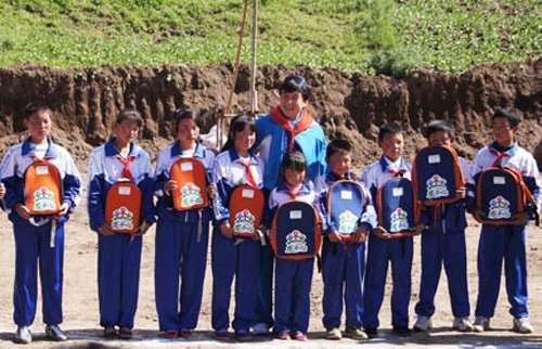 Những ngôi sao chăm chỉ làm từ thiện nhất showbiz Hoa ngữ