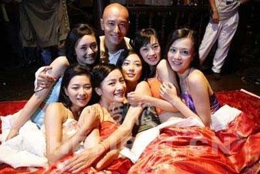 Mỹ nhân Hoa Ngữ và những bộ đồ ngủ khiến đấng mày râu bị hớp hồn