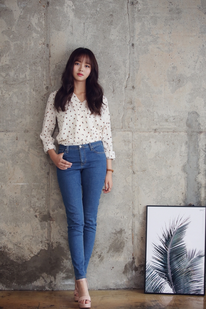 Kim So Hyun ký hợp đồng với công ty nhỏ dưới trước Loen Entertainment