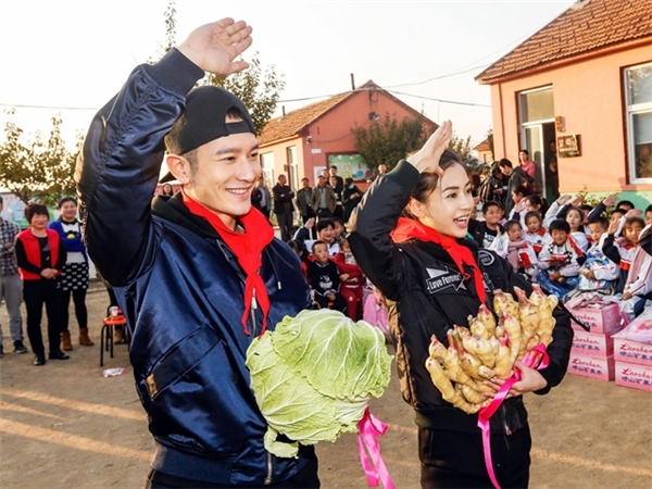 Những ngôi sao chăm chỉ làm từ thiện nhất showbiz Hoa ngữ