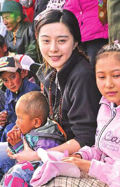 Những ngôi sao chăm chỉ làm từ thiện nhất showbiz Hoa ngữ