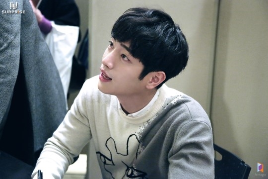 Park Hae Jin và Seo Kang Joon cùng tung ảnh mới khiến fan mê mệt