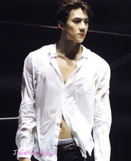 Body chuẩn của các nam thần Kpop qua loạt ảnh chưa qua chỉnh