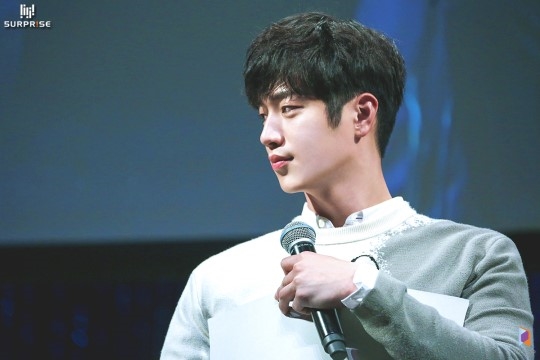 Park Hae Jin và Seo Kang Joon cùng tung ảnh mới khiến fan mê mệt