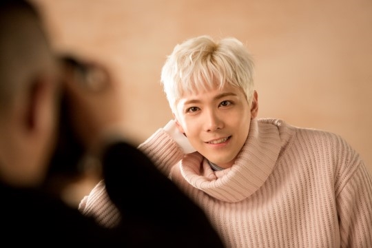 Loạt ảnh đáng yêu vô đối của Lee Hong Ki trong hậu trường 'Hoa Du Ký'