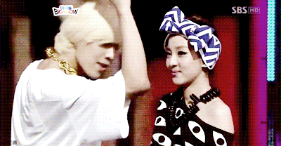Những rumor hẹn hò đình đám đang được fan Kpop rỉ tai kể cho nhau nghe