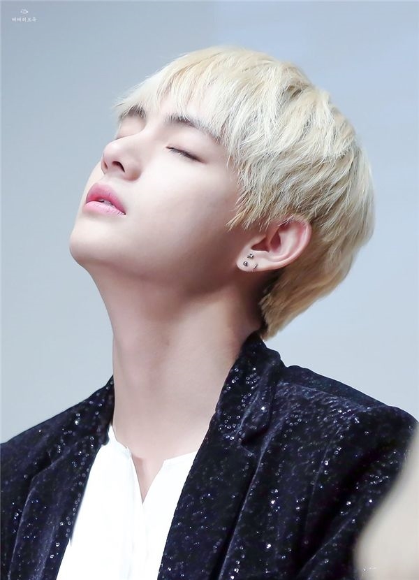 V (BTS) xứng đáng là chàng trai đẹp nhất thế giới