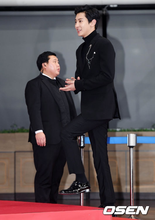KBS Gayo Daechukje: Cả một rừng sao chói lóa, dàn MC đặc biệt quá nổi
