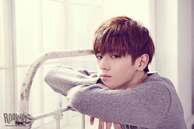 Jungkook gây tranh cãi khi lọt top 10 sao nam đẹp trai nhất do fan quốc tế chọn