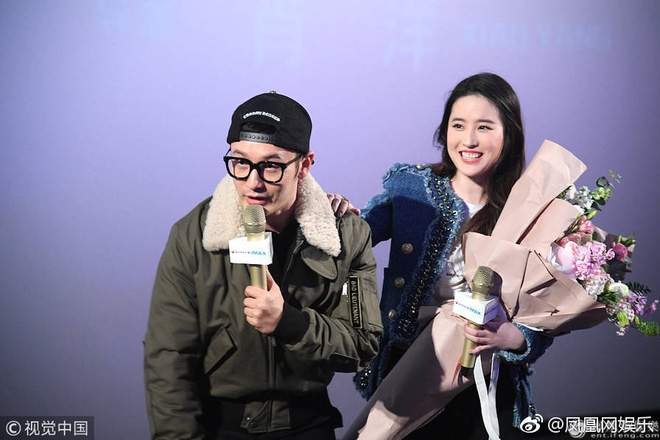 Vắng AngelaBaby Lưu Diệc Phi "ý tứ" ôm Huỳnh Hiểu Minh