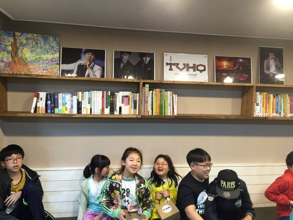 Những món quà độc đáo mà thần tượng Kpop nhận từ fan