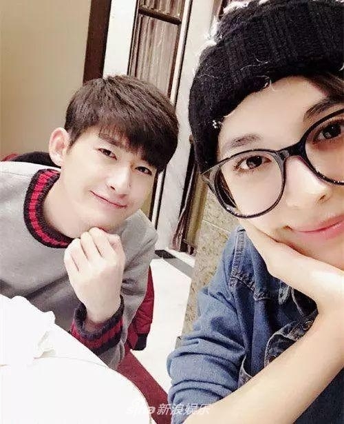 Mới chia tay Na Trát, Trương hàn bị chỉ trích vì quá bóng bẩy, rạng rỡ