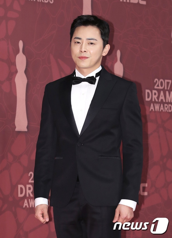 MBC Drama Awards: Yoo Seung Ho cặp kè tình mới, bỏ bê Kim So Hyun