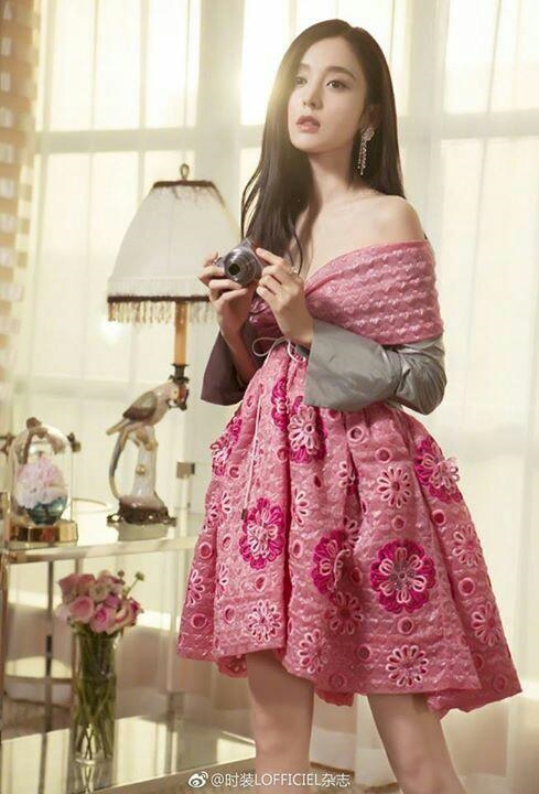 Những khoảnh khắc đáng giá nhất của mỹ nhân Hoa ngữ năm 2017