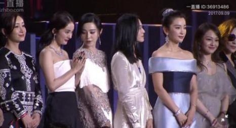Những khoảnh khắc đáng giá nhất của mỹ nhân Hoa ngữ năm 2017