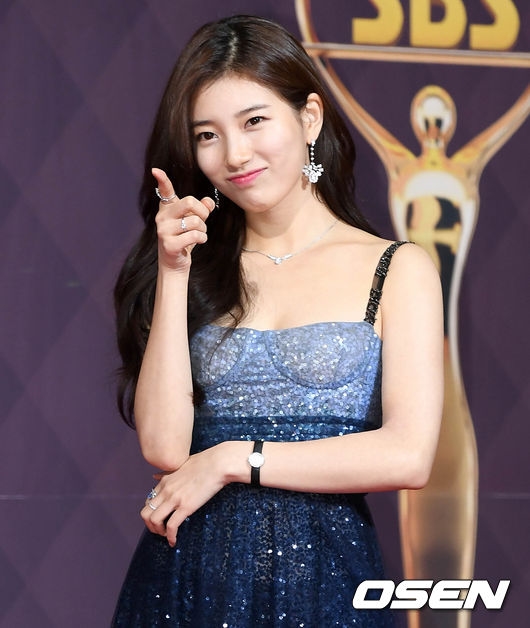 Suzy đụng hàng với Angela Baby: mỗi người một vẻ, mười phân vẹn mười