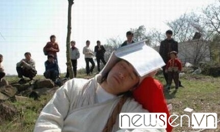 Bật mí cách sao Hoa ngữ "vật vã" học thoại cả quyển dày cộp
