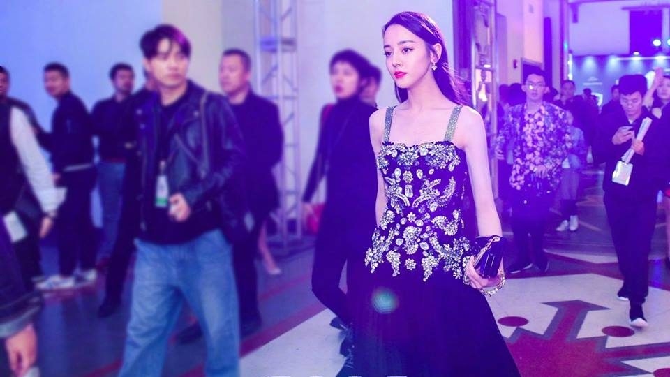 Khi các mỹ nhân hàng đầu Cbiz xuất hiện trên thảm đỏ, ai đẹp hơn