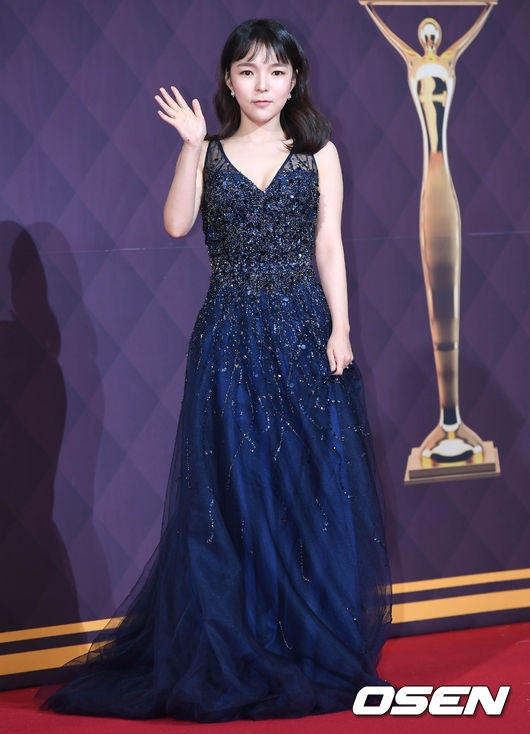 SBS Drama Awards: Suzy vắng bóng Lee Jong Suk