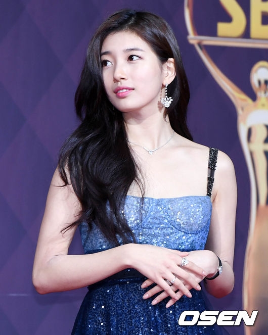 Suzy đụng hàng với Angela Baby: mỗi người một vẻ, mười phân vẹn mười