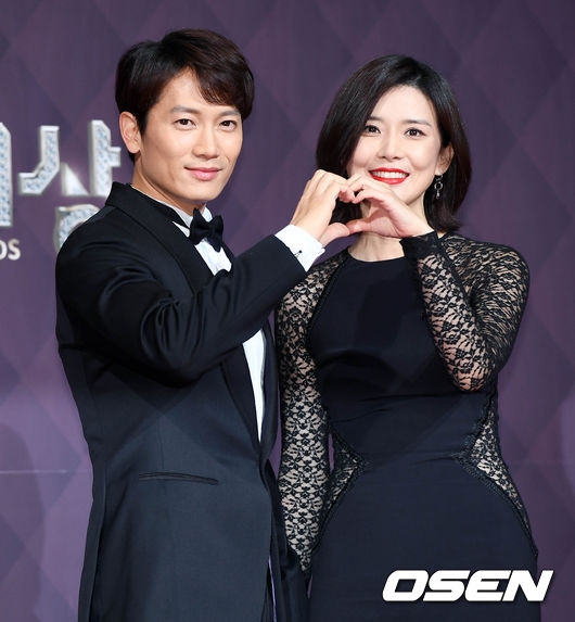 SBS Drama Awards: Suzy vắng bóng Lee Jong Suk