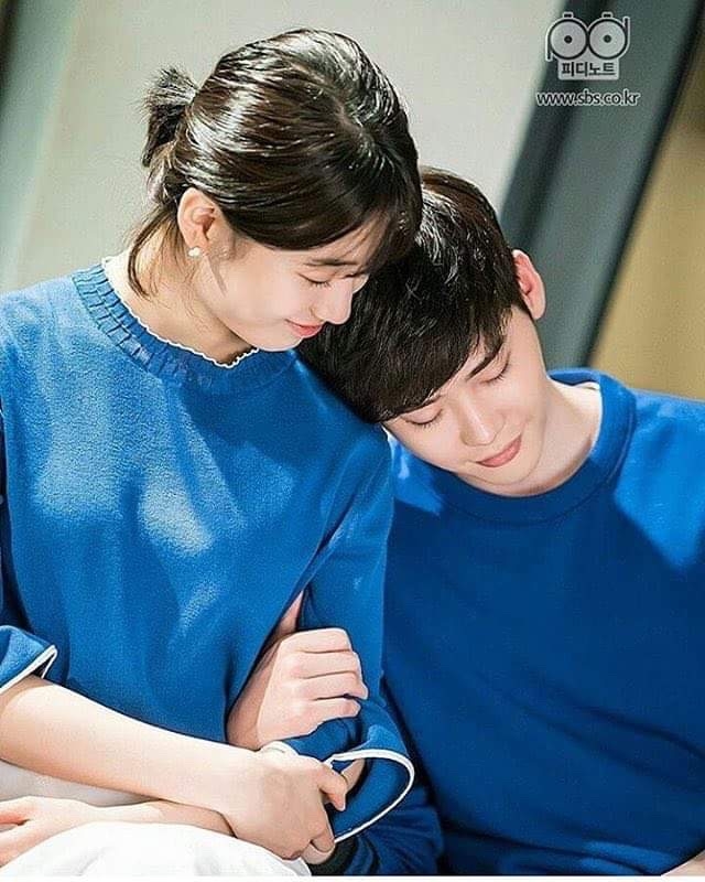 Bất chấp bị dân tình chê "nhạt" Suzy - Lee Jong Suk vẫn ẵm giải thưởng Best Couple