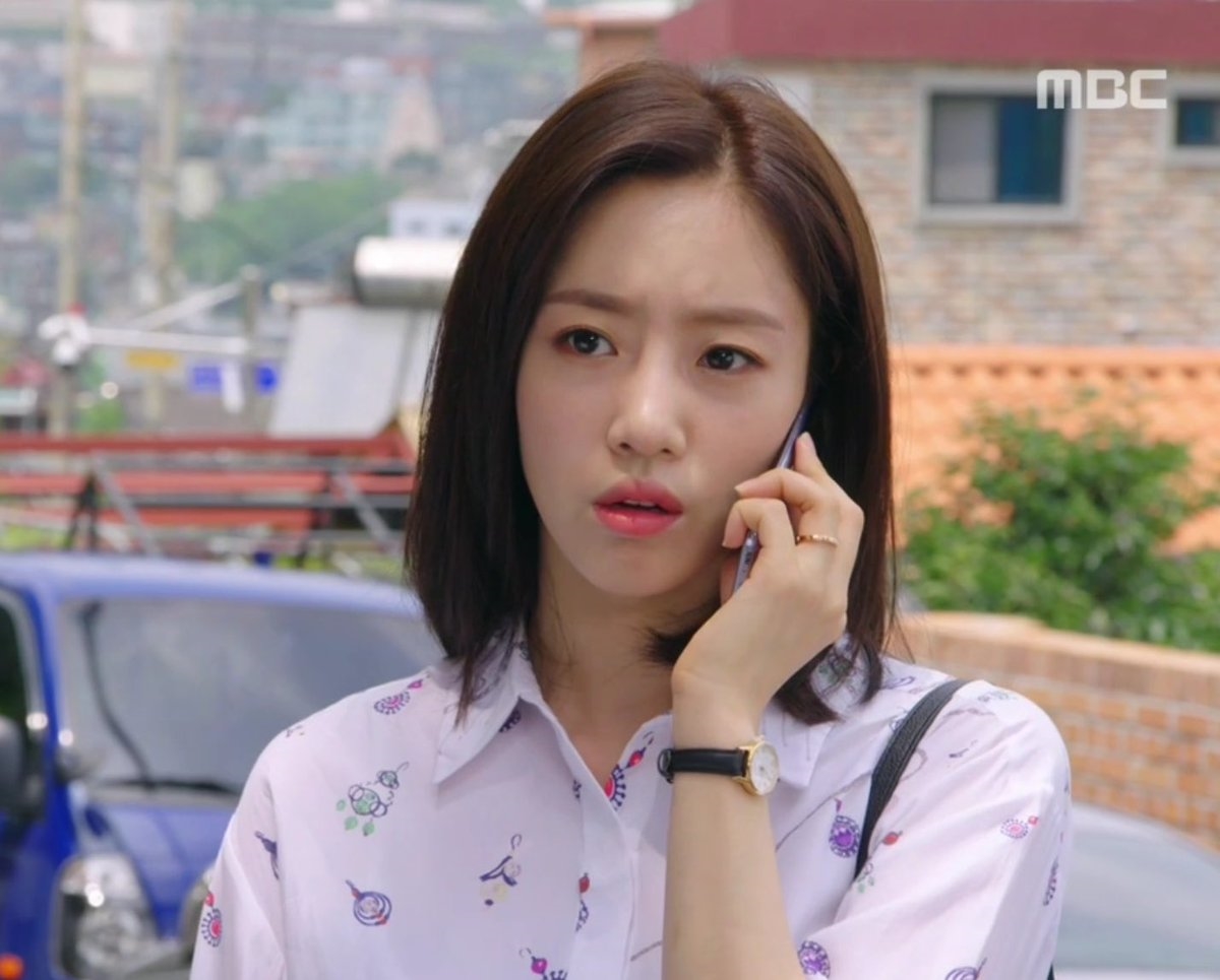 Khi Eun Jung lên thảm đỏ: lúc ra khí chất ngời ngời, lúc vào xấu hổ để đâu cho hết