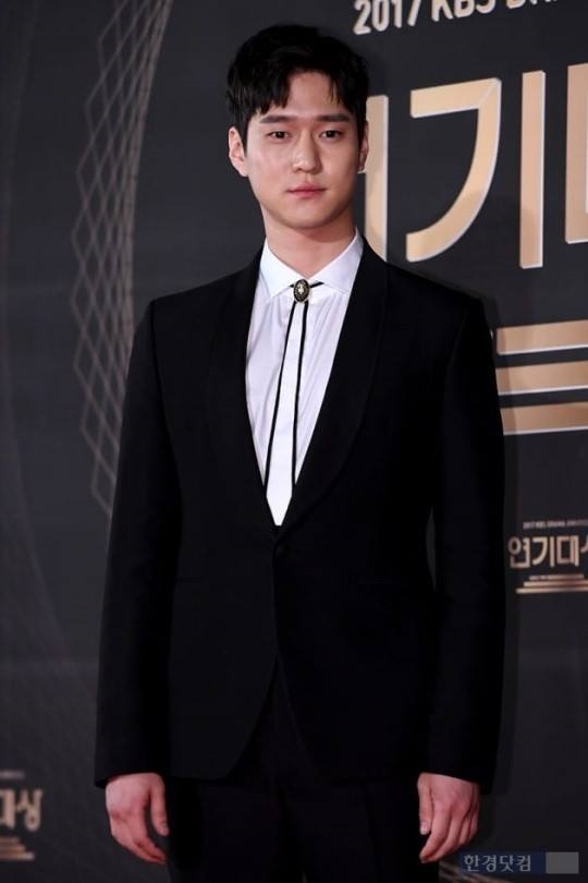 Thảm đỏ KBS Drama Awards: Loạt nữ thần Kbiz cùng đọ sắc