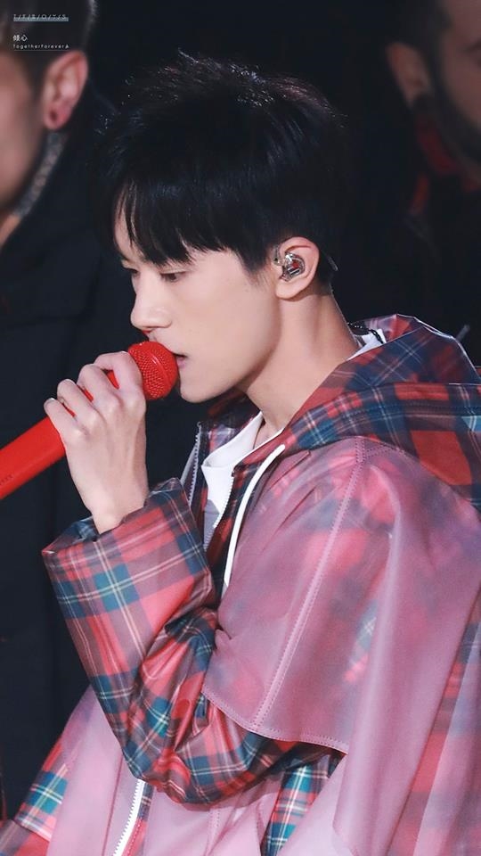 Cùng ngắm 3 chàng trai TFBoys đầy trưởng thành trong đêm hội vừa qua