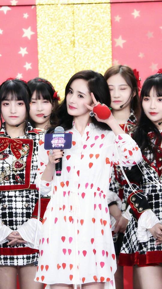 Đọ sắc những mỹ nhân Hoa ngữ trong đêm nhạc hội cuối năm