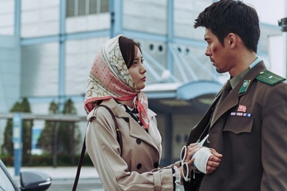 Top 10 idol nữ đá chéo sân có phim điện ảnh sở hữu doanh thu cao nhất