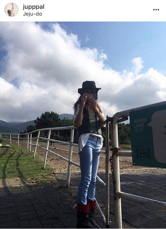 “Thánh soi” Dispatch tiếp tục tung hình hẹn hò của G-Dragon và bạn gái