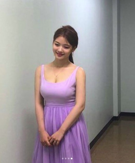 Sửng sốt trước nhan sắc xinh đẹp, quyến rũ của Kim Yoo Jung