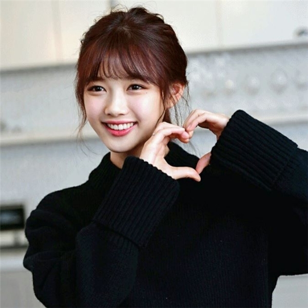 Sửng sốt trước nhan sắc xinh đẹp, quyến rũ của Kim Yoo Jung