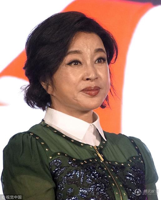 Lưu Hiểu Khánh gây gốc vì mặt cứng đờ như tượng sáp