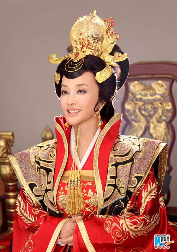 Lưu Hiểu Khánh gây gốc vì mặt cứng đờ như tượng sáp