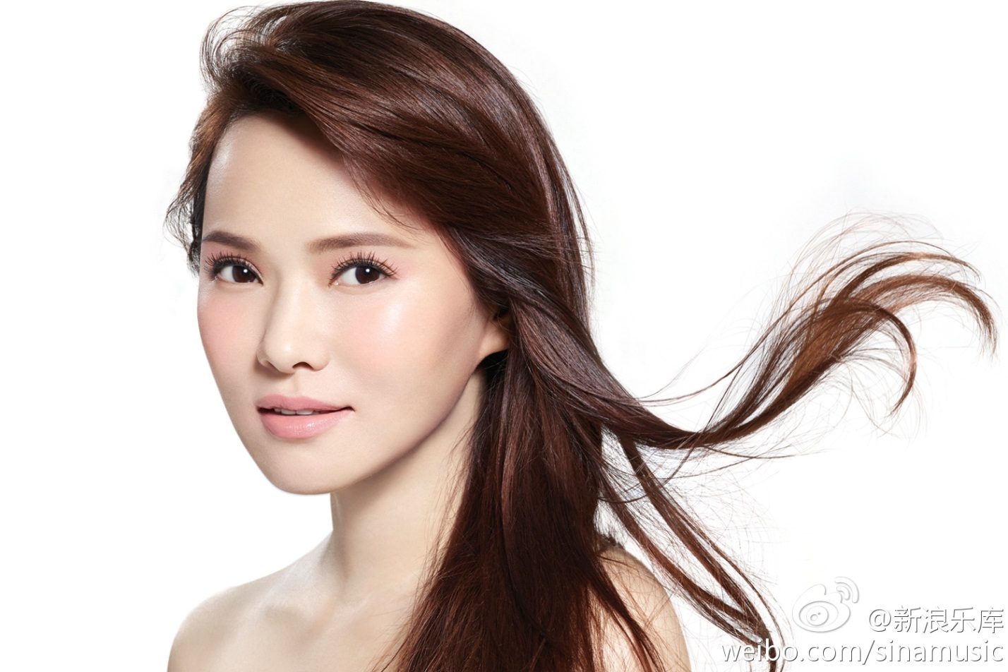 Thẳng thắn thừa nhận đã phẫu thuật thẩm mỹ, có những ngôi sao nào?