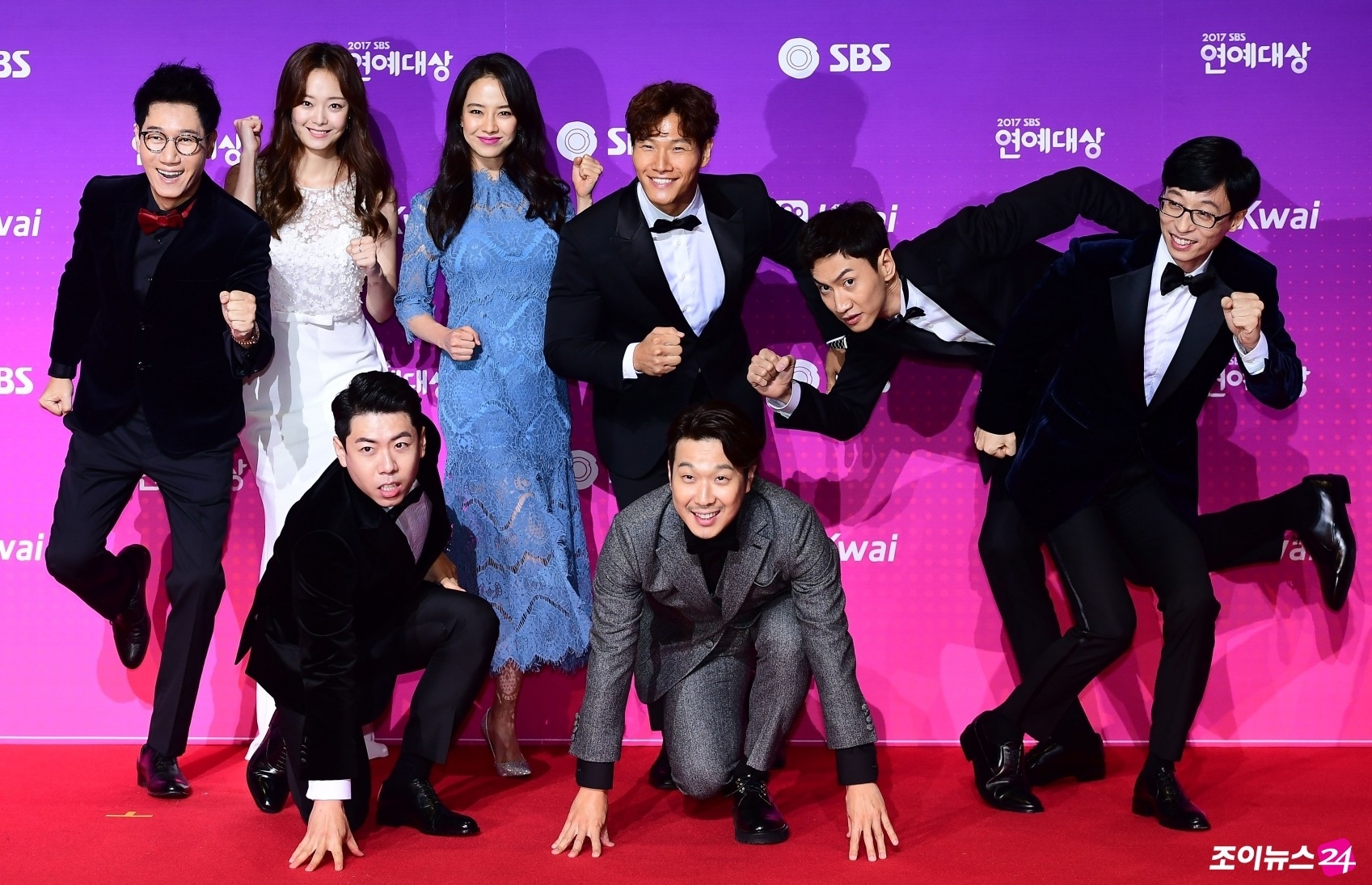 Cặp đôi "như chó với mèo" Lee Kwang Soo và Jeon So Min đang hẹ hò?