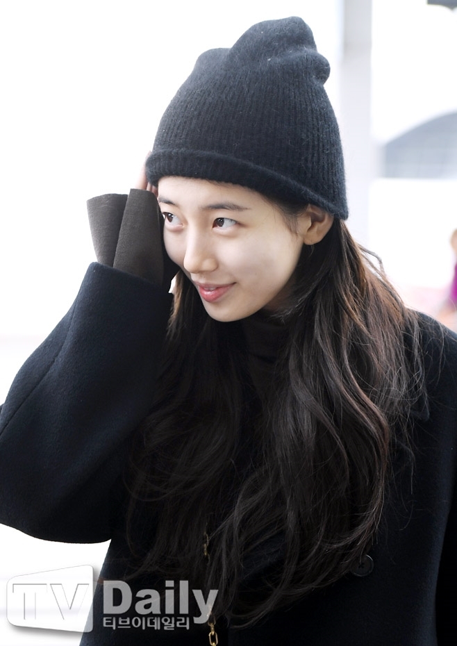 Suzy và Lưu Diệc Phi cùng để lộ mặt mộc 100% ai đẹp hơn?